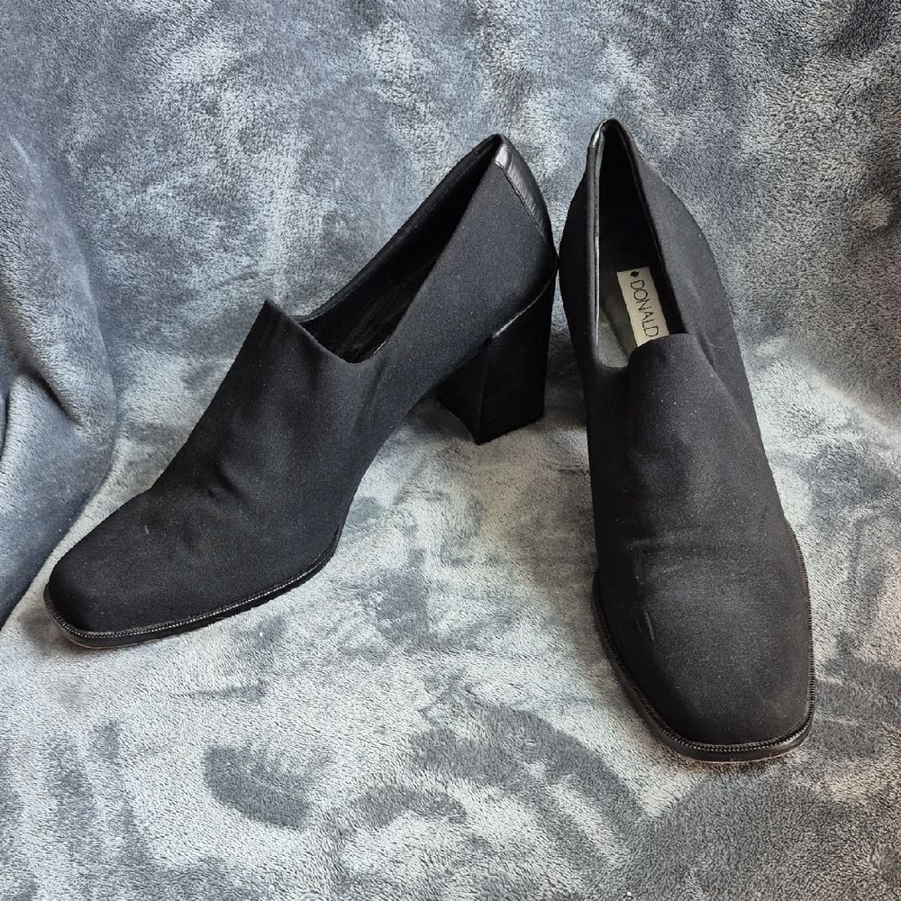 Donald J Pliner IDA Women's 11M Black Chunky Heel